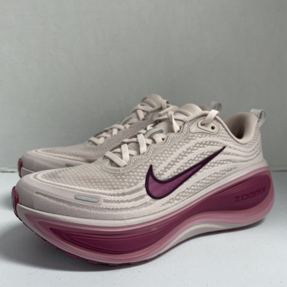 Nike Vomero Plus Silt Red Sweet Beet HV8154 602 Size 10 Women HV8154 602 Size 10